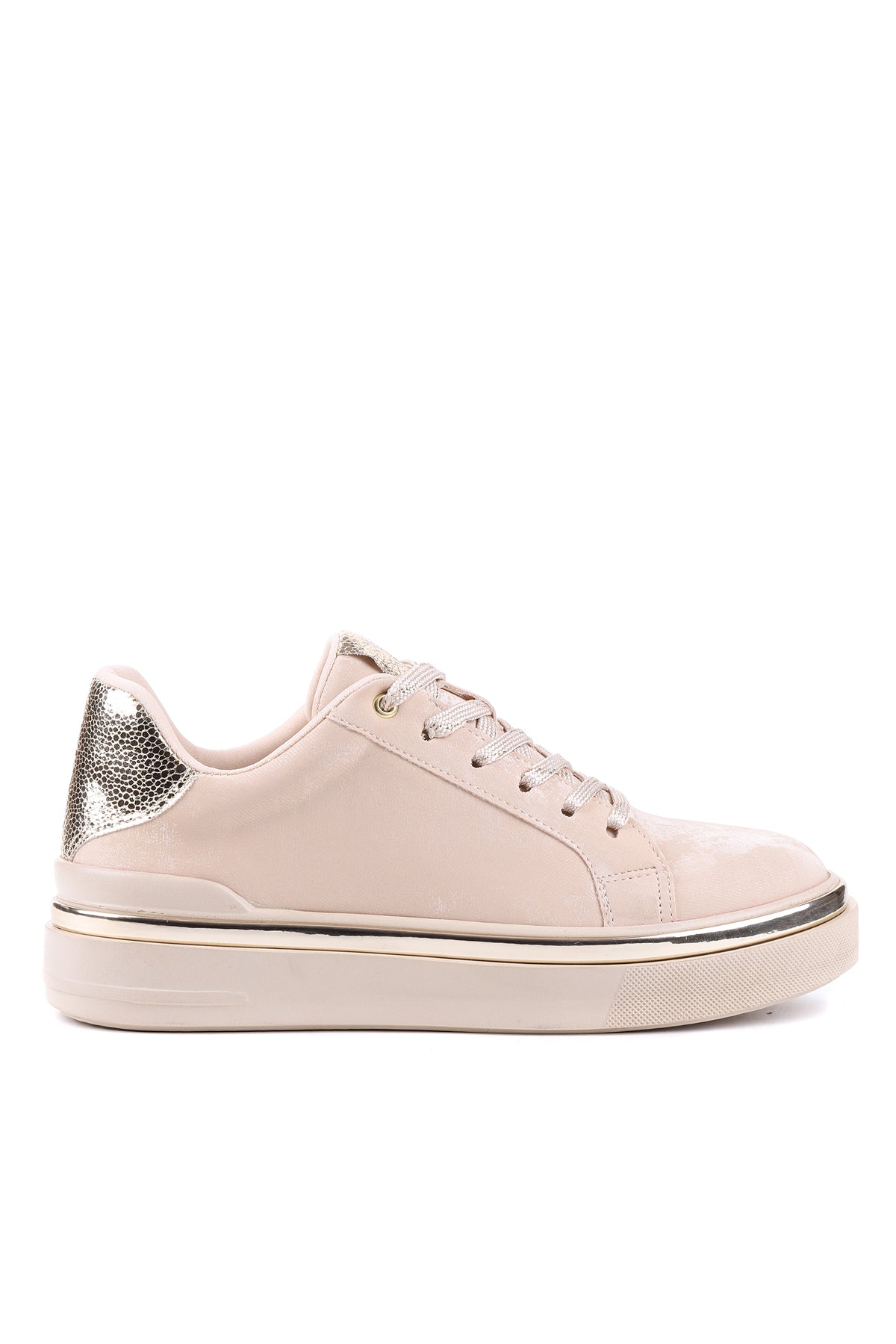 STATO Sorel sneaker bej kombin görünümü