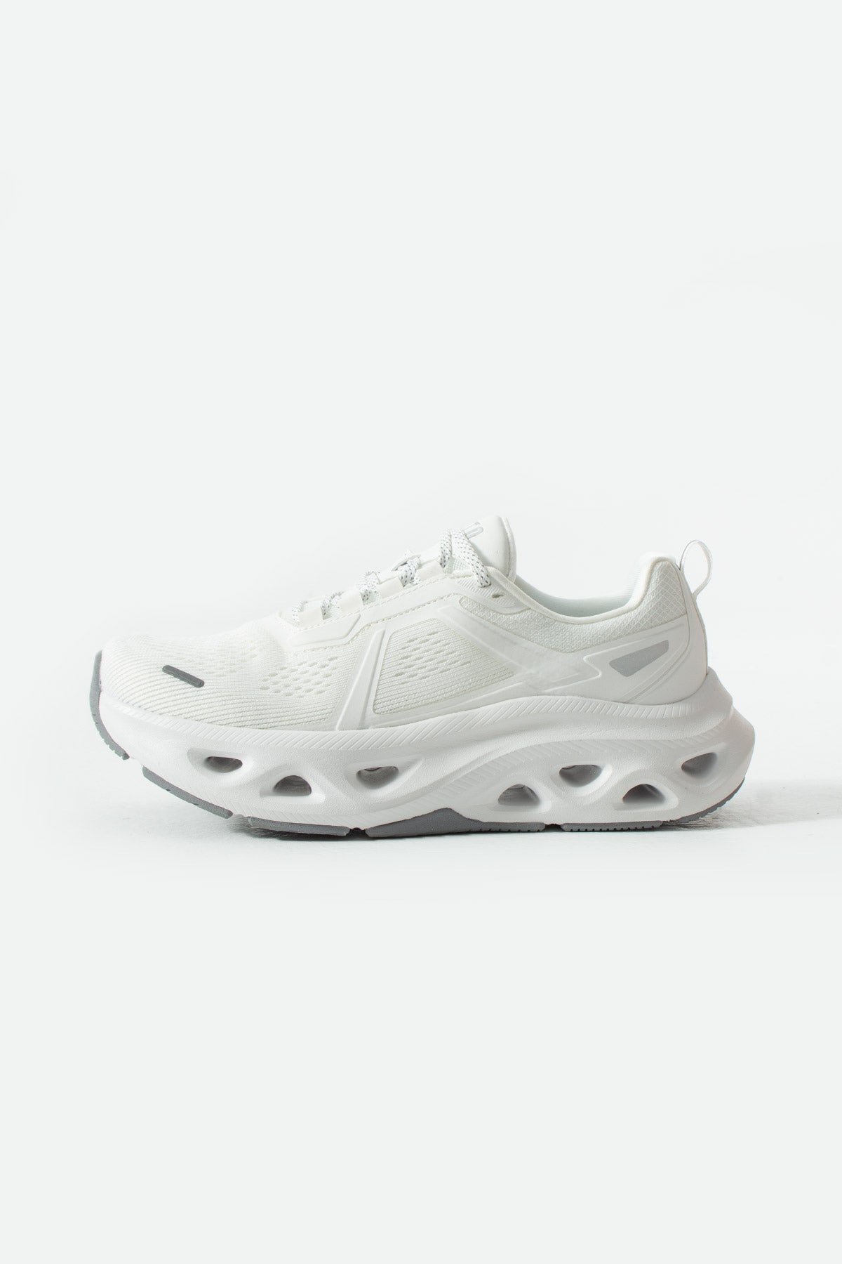 STATO triko sneaker beyaz kombin görünümü
