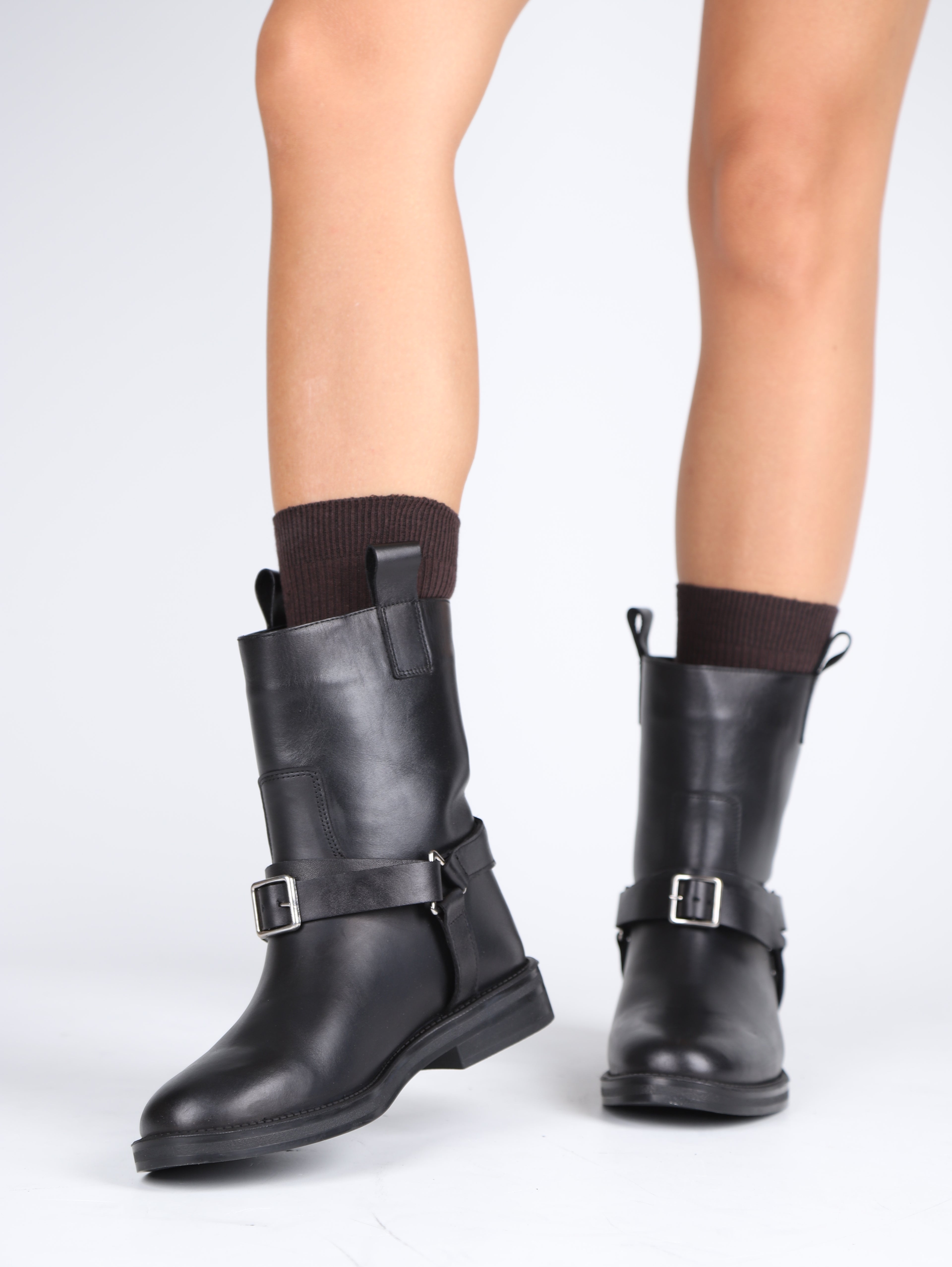 Stato - Siyah Hakiki Deri Fermuarlı Kadın Postal Bot