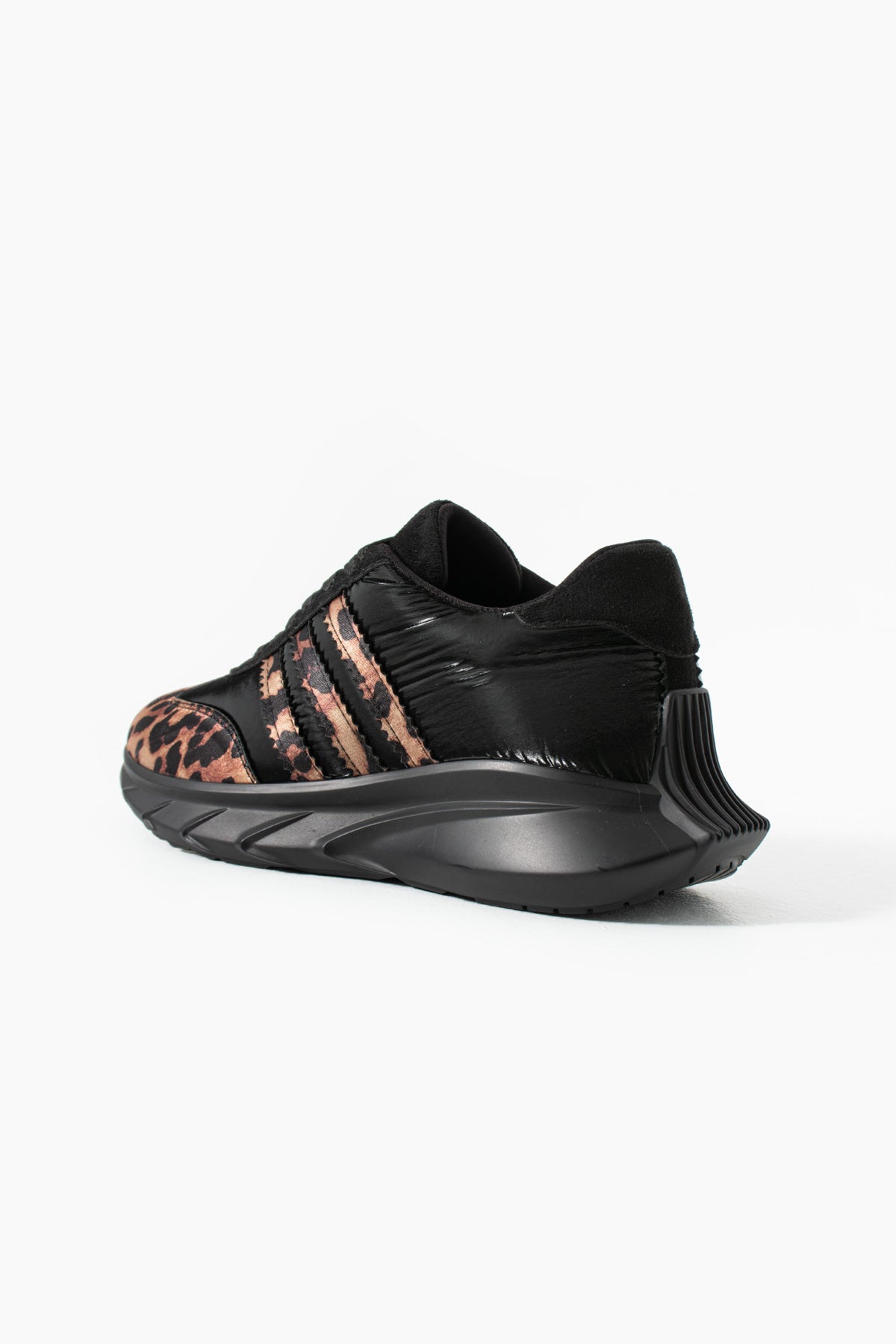 Kadın Comfort Spor Ayakkabı – Siyah Leopar Desenli