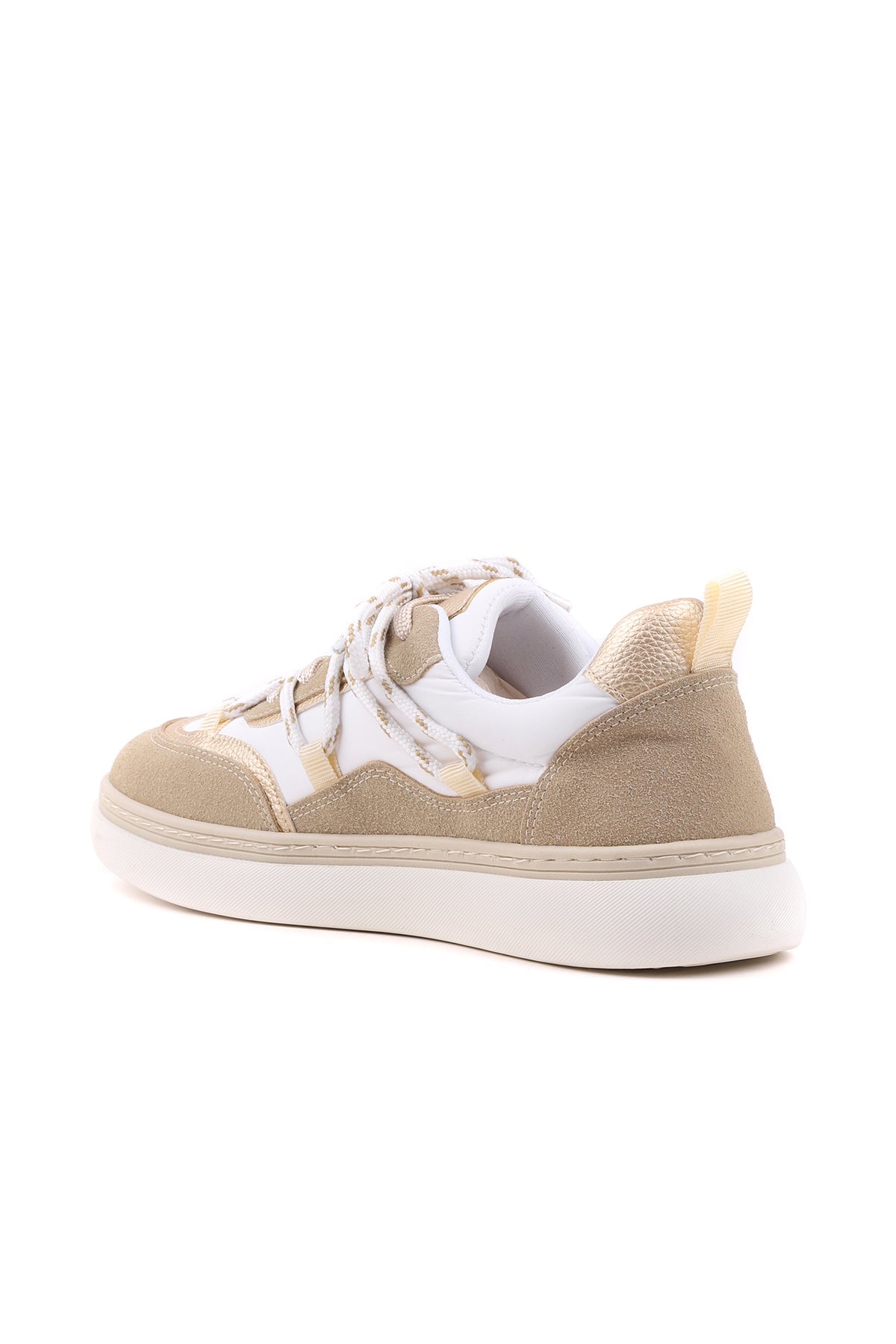 STATO Roman sneaker altın kombin görünümü