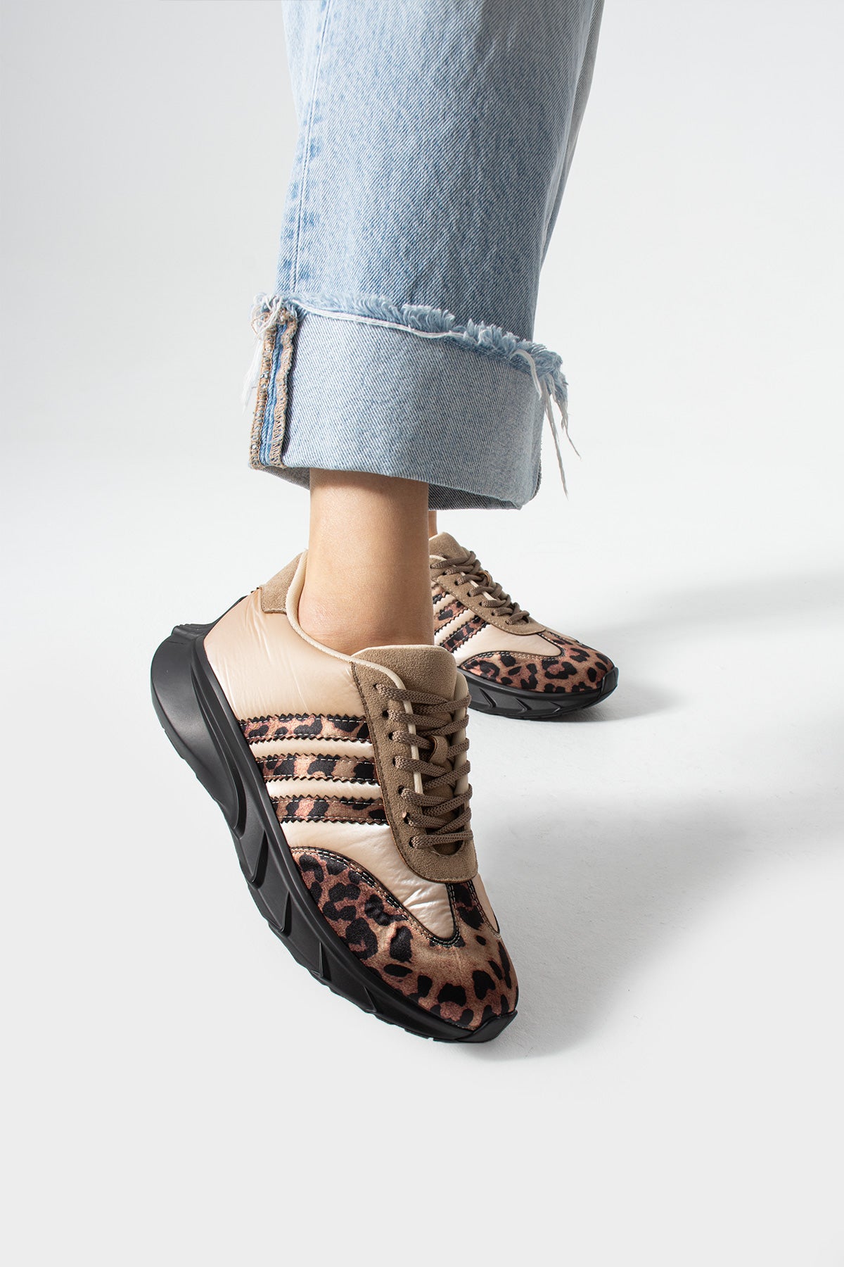 Kadın Comfort Spor Ayakkabı Bej Leopar Desenli