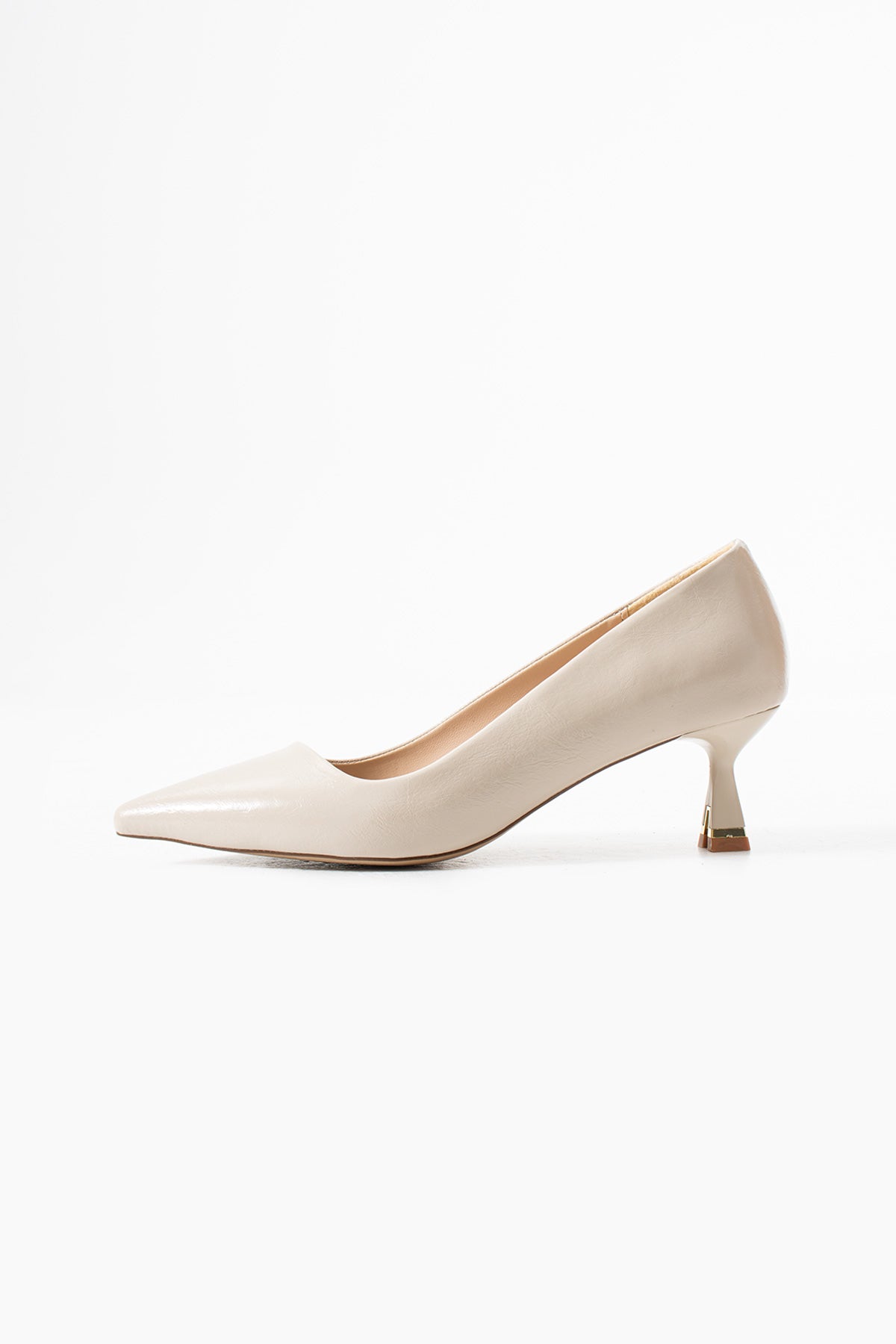 Krem Sivri Burun Topuklu Tasarım Ayakkabı