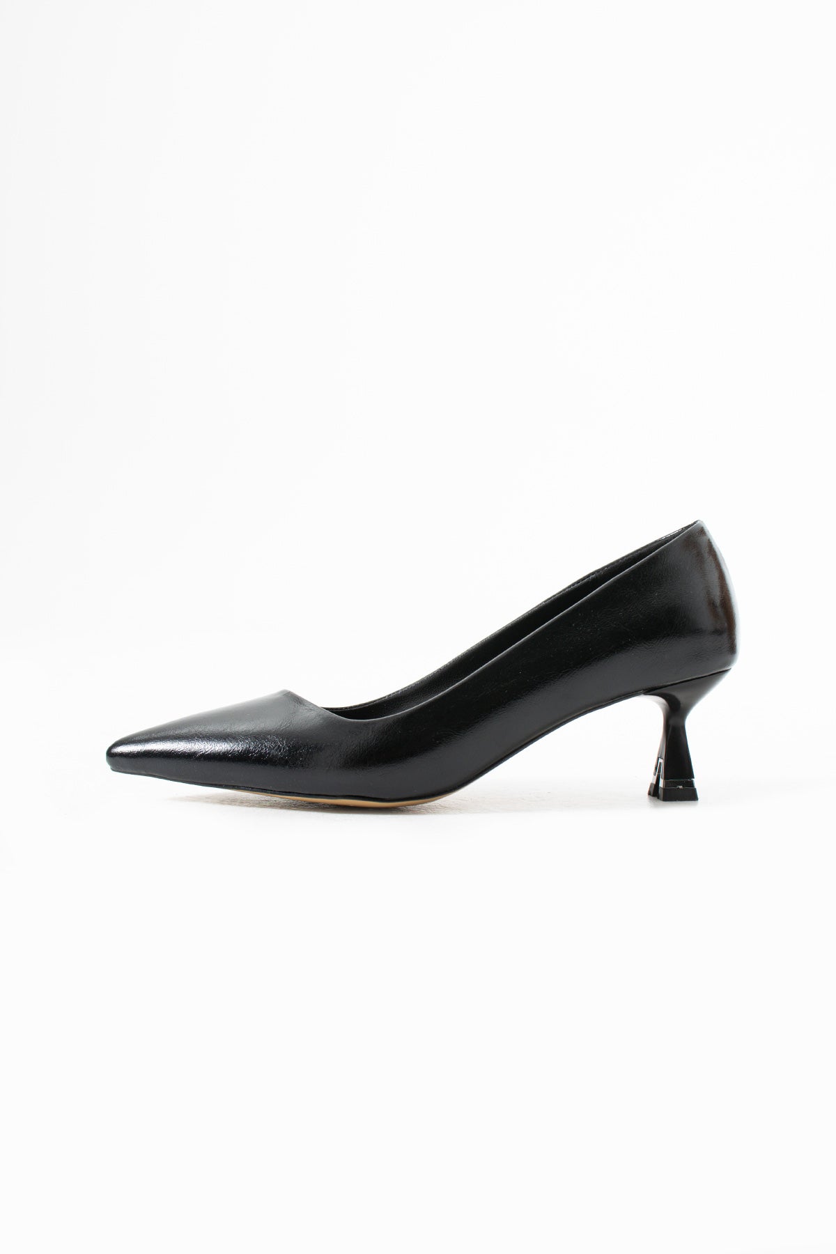 Siyah Sivri Burun Topuklu Tasarım Ayakkabı