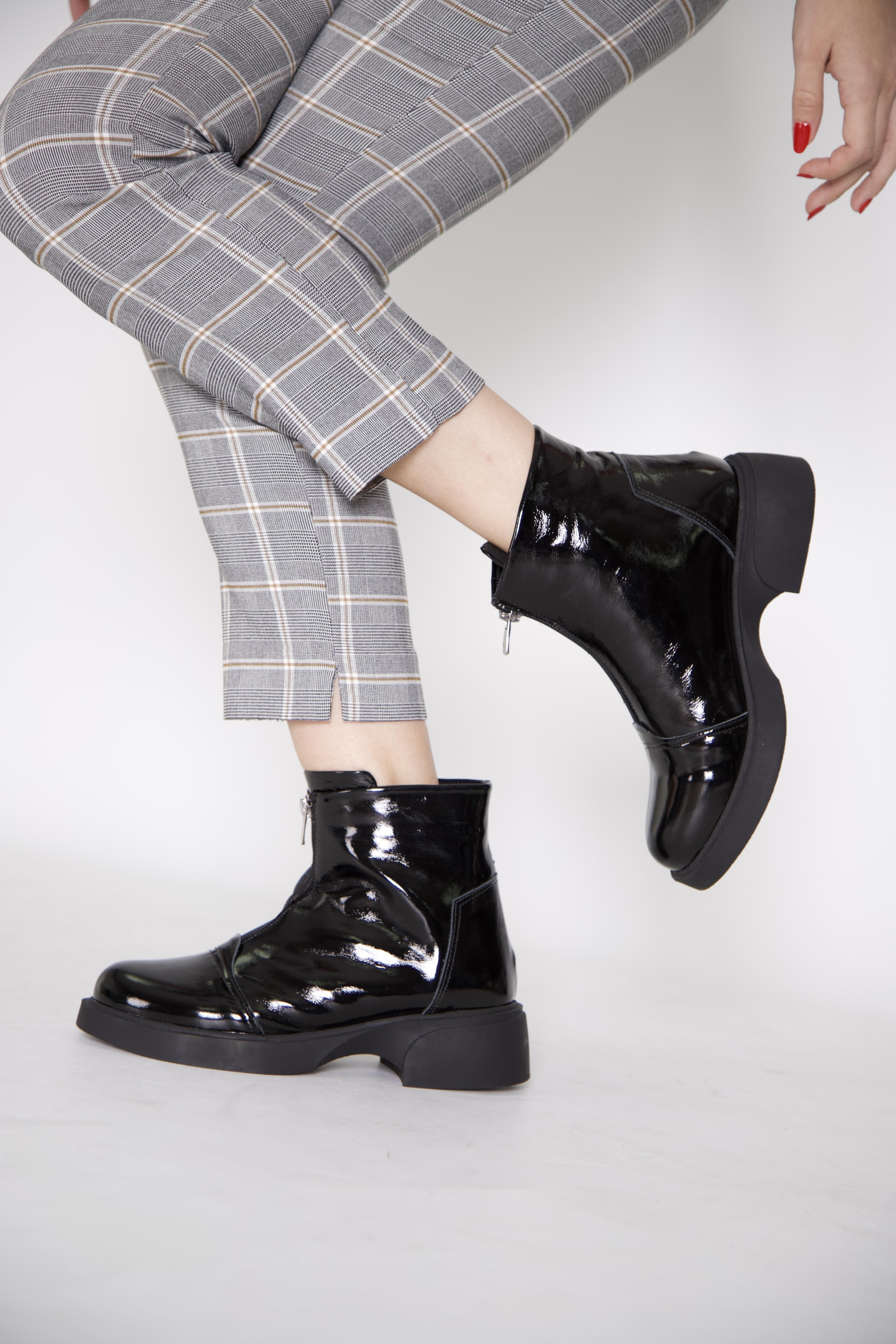 217651115-1 ZENNE Kadın Bot Siyah Rugan Deri