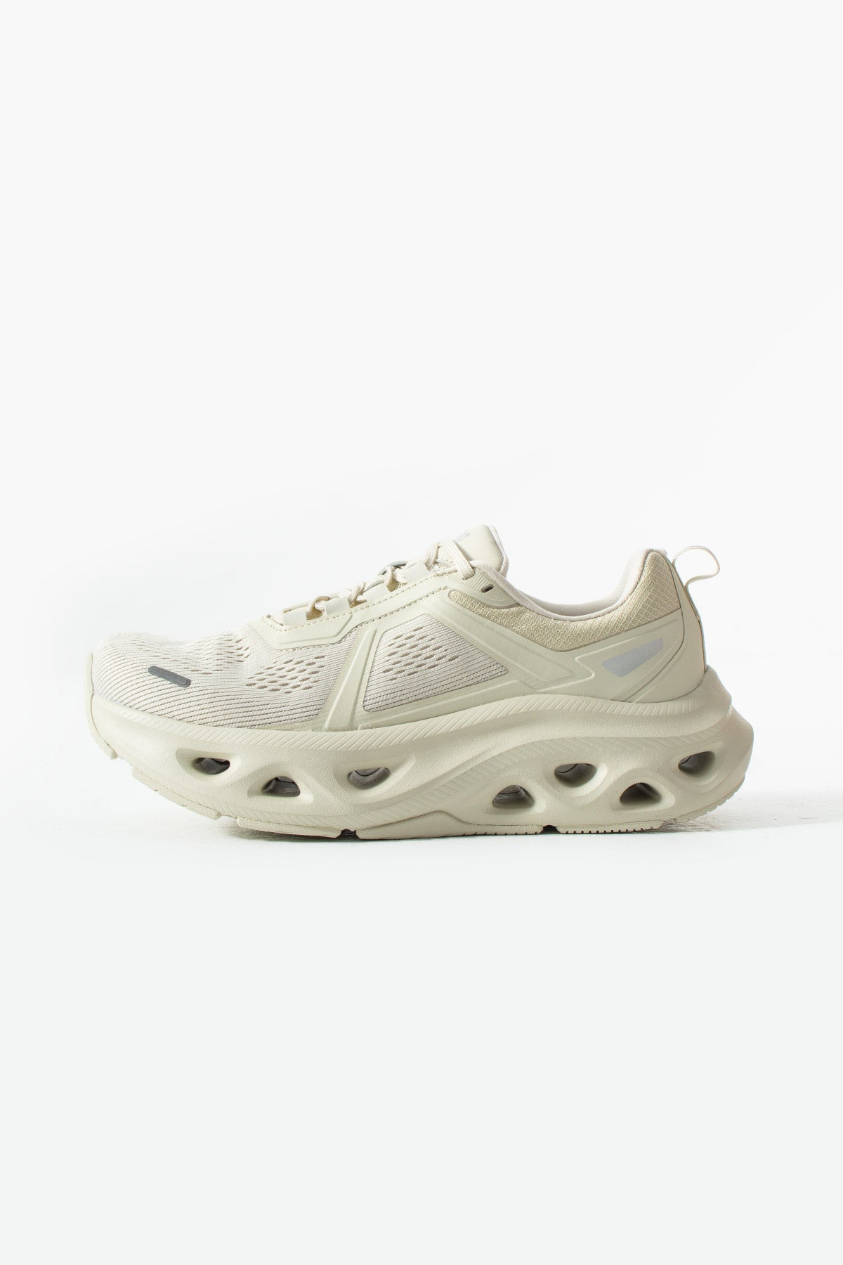 STATO triko sneaker bej kombin görünümü