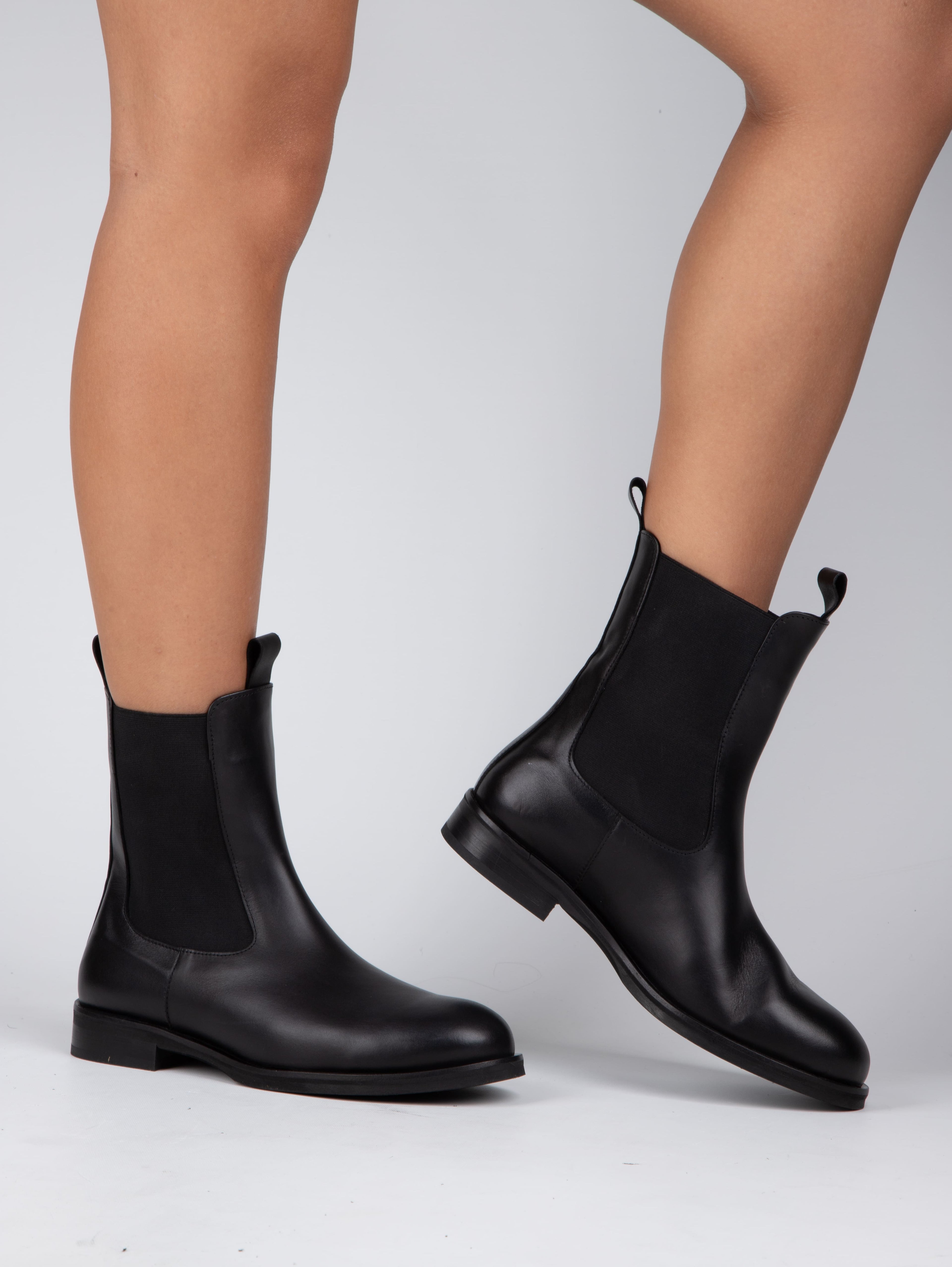 Stato - Siyah Hakiki Deri Kadın Bot